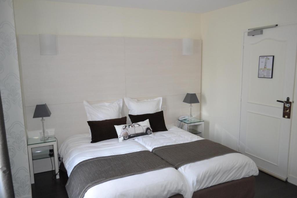 Le Saint-Jacques Hotel Cloyes-sur-le-Loir ภายนอก รูปภาพ